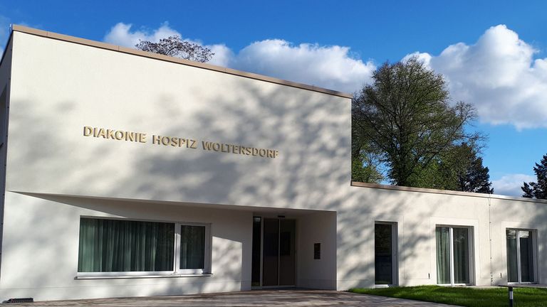 Außenansicht vom Hospiz - Diakonie Hospiz Woltersdorf