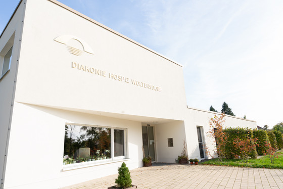 Auf dem Foto ist das Diakonie Hospiz Woltersdirf zu sehen