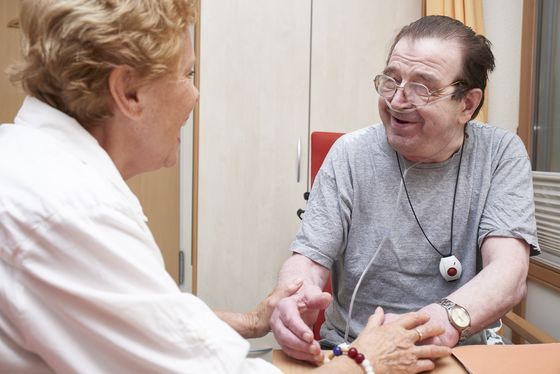 Gesucht: Ehrenamtliche für Sterbebegleitung im Krankenhaus - Diakonie Hospiz Wannsee