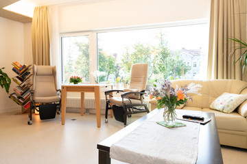 Wohnzimmer als Ort der Begegnung - Diakonie Hospiz Woltersdorf